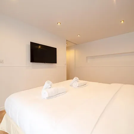 Cosy Flats- Notre Dame *