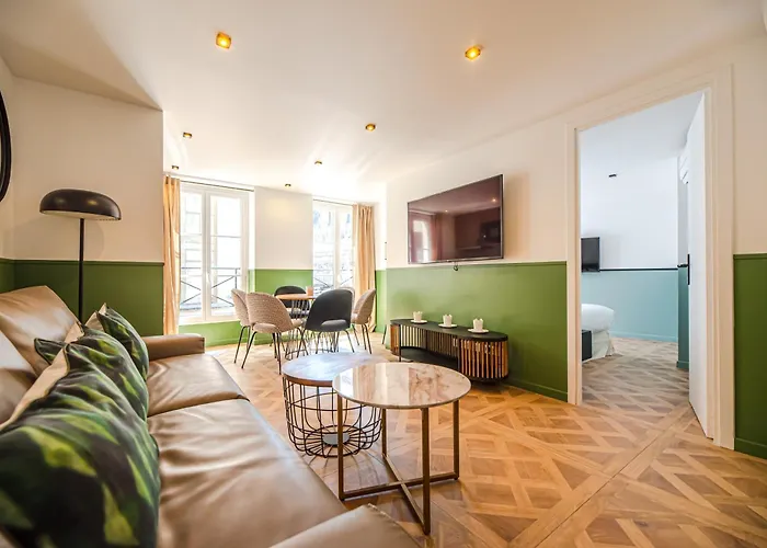 Cosy Flats- Notre Dame Διαμέρισμα *