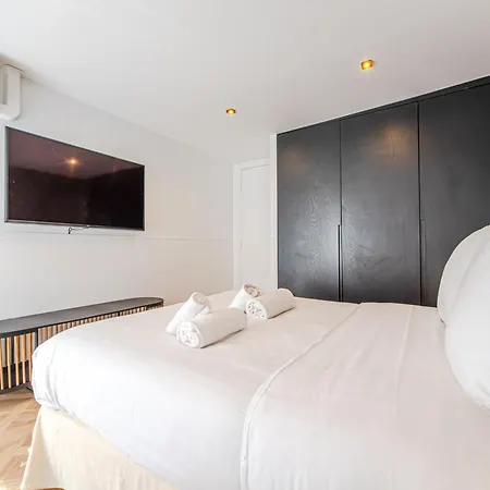 Cosy Flats- Notre Dame *