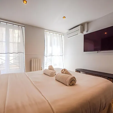 Cosy Flats- Notre Dame Apartmán *