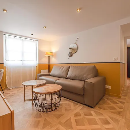 Cosy Flats- Notre Dame